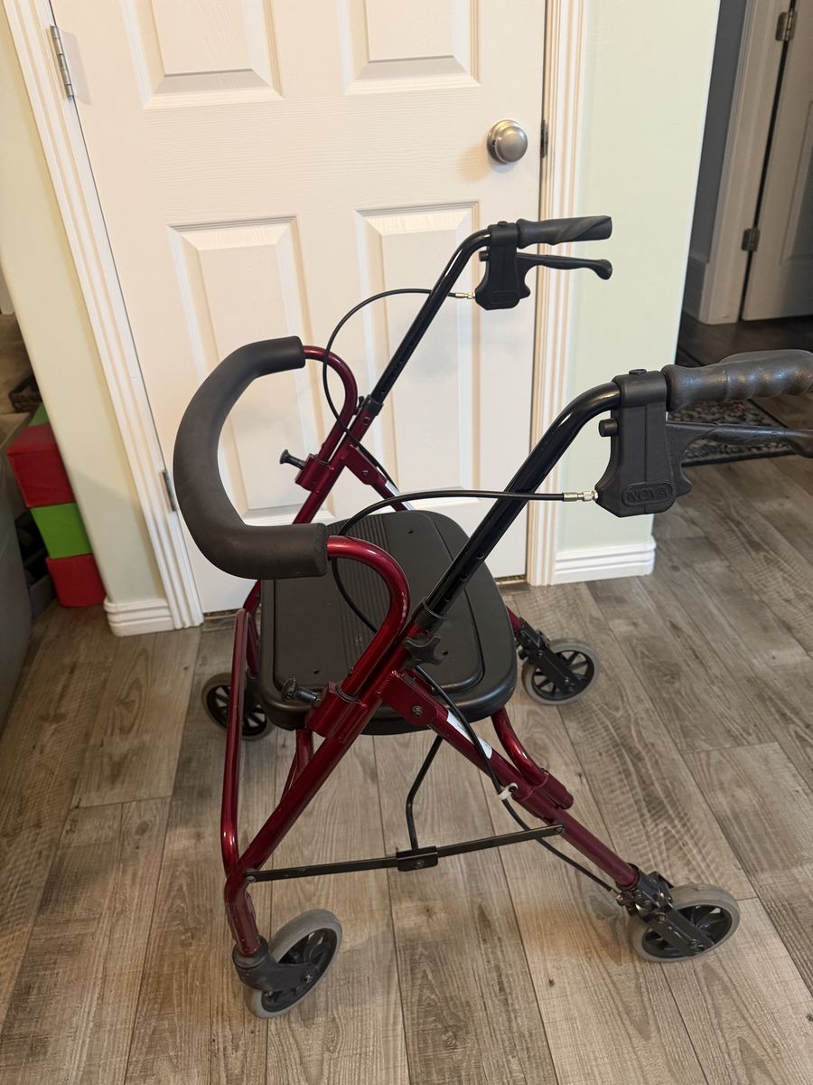 4-wheel rollalator / Walker
