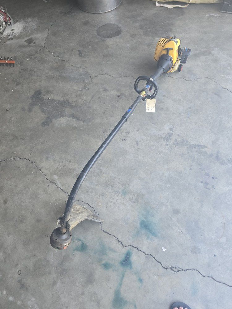 Bolens BL110 Gas String Trimmer Weed Wacker - Good Condition