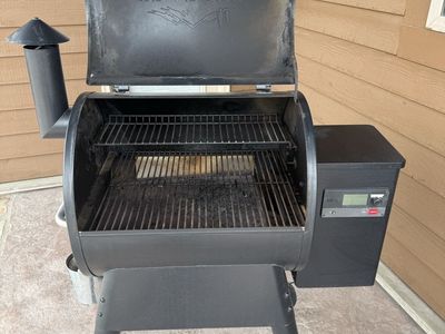 Traeger Pro 575 Pellet Grill/Smoker