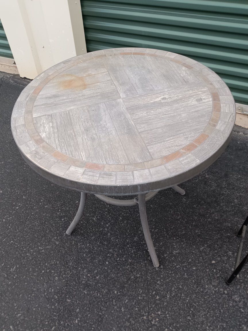 Round table