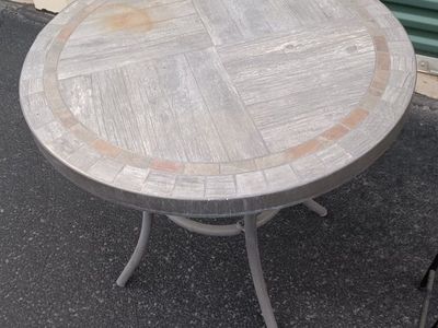 Round table