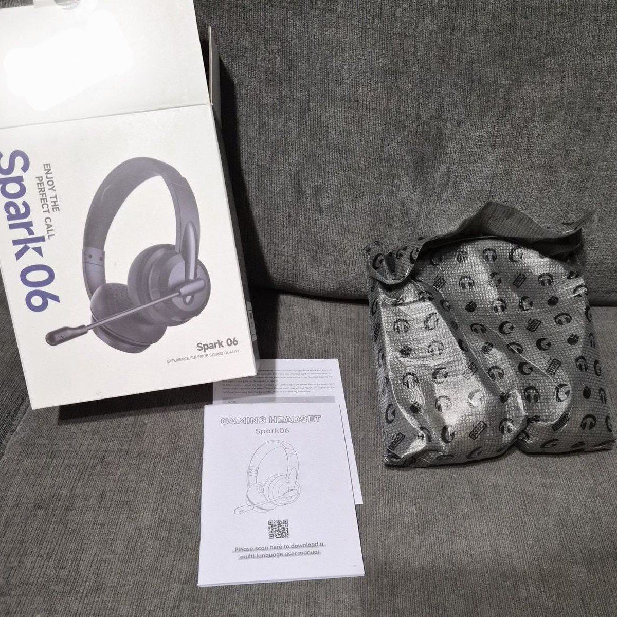 New Bluetooth or wired Gaming headphones with mic