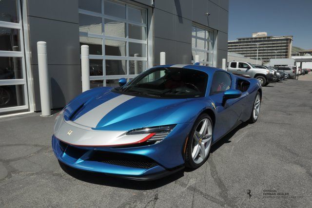 2023 Ferrari SF90 Stradale Base
