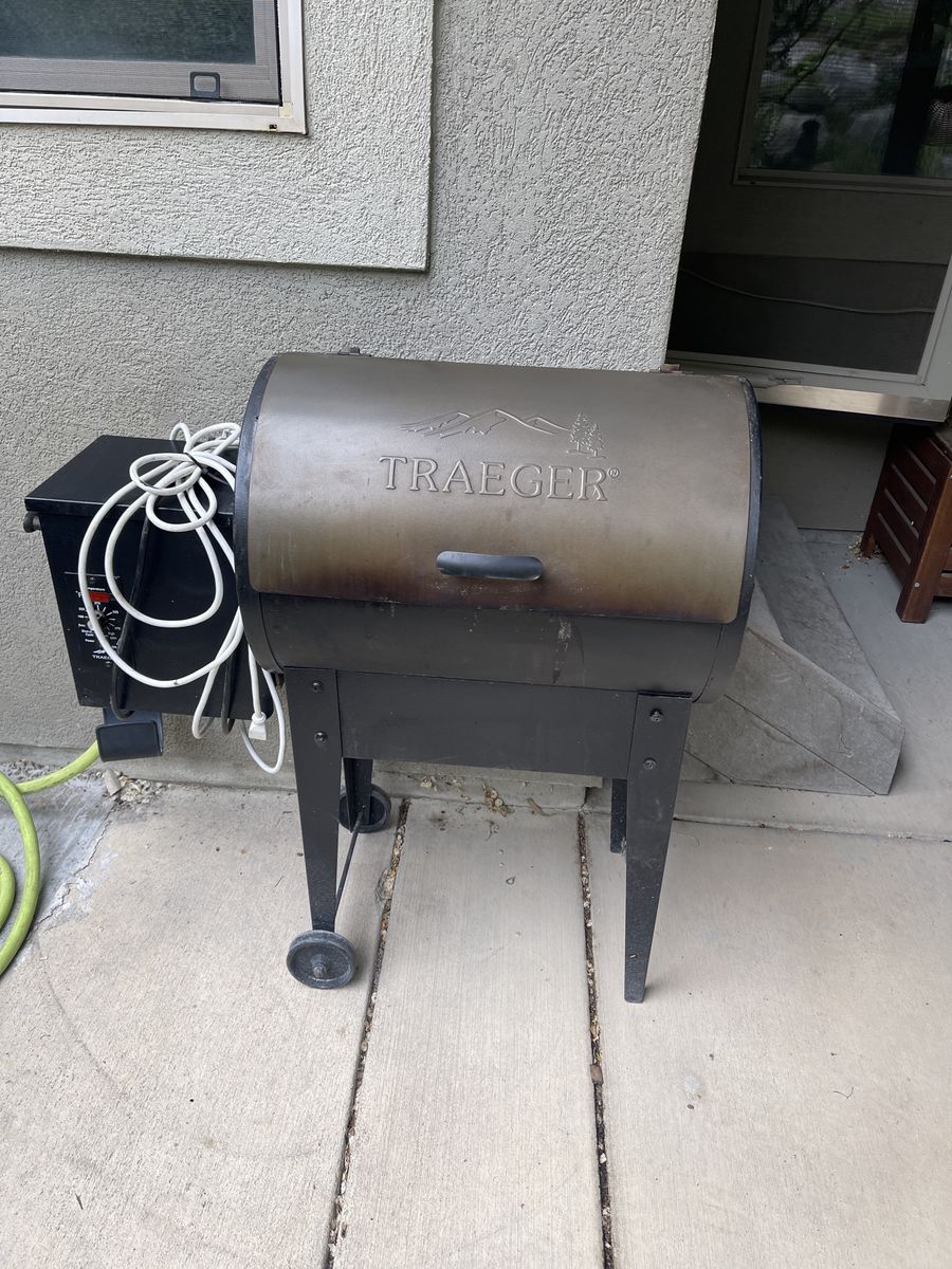 Traeger Smoker/Pellet Grill