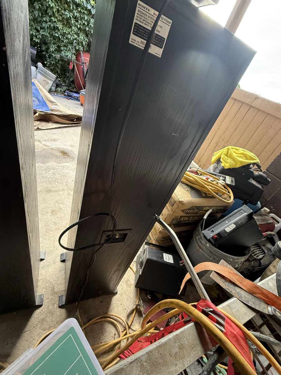 Main image 6
