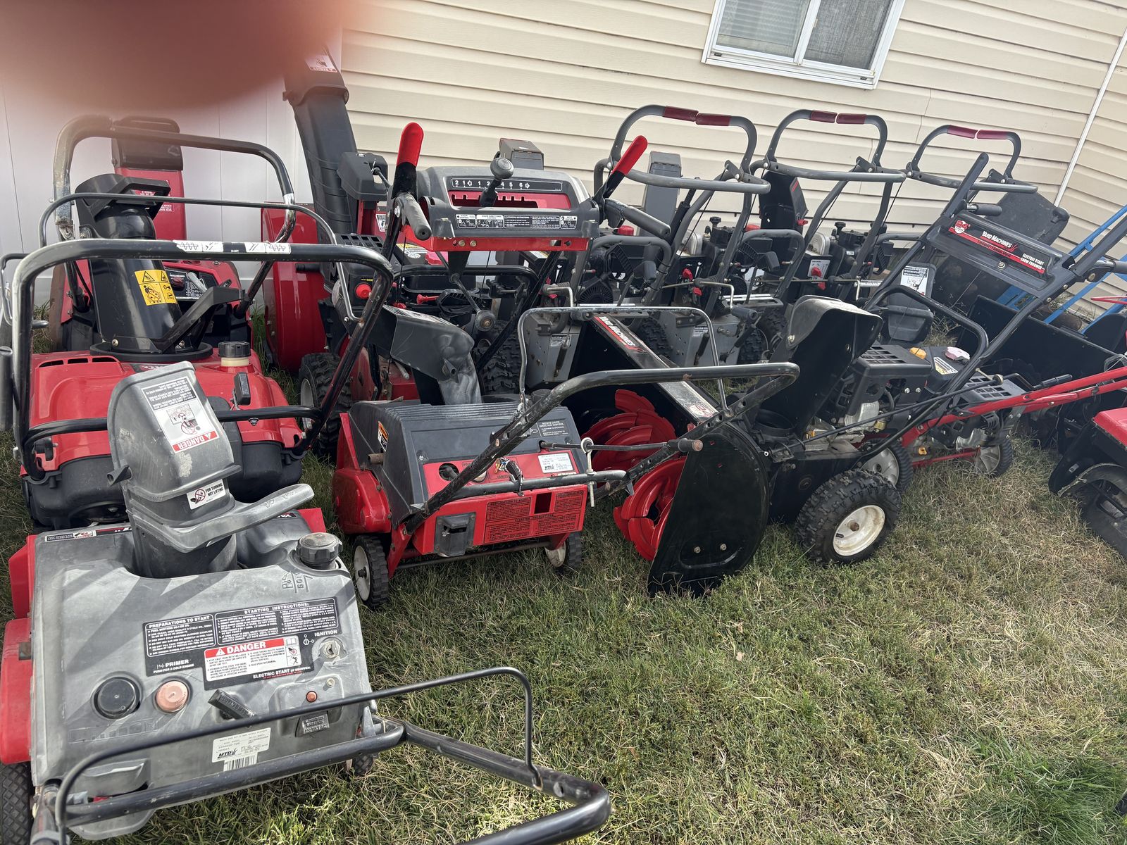 Snow Blowers single and 2 stage ( 2 and 4 stroke 3.5-9.5hp )