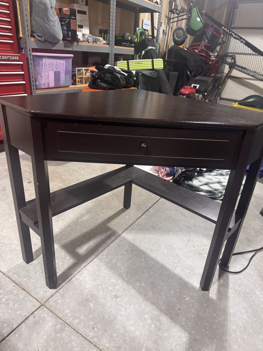 Corner Desk
