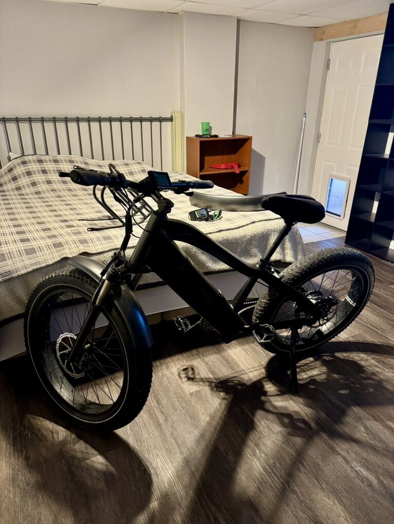 E-Bike (excellent condition) Recon Commando 2023
