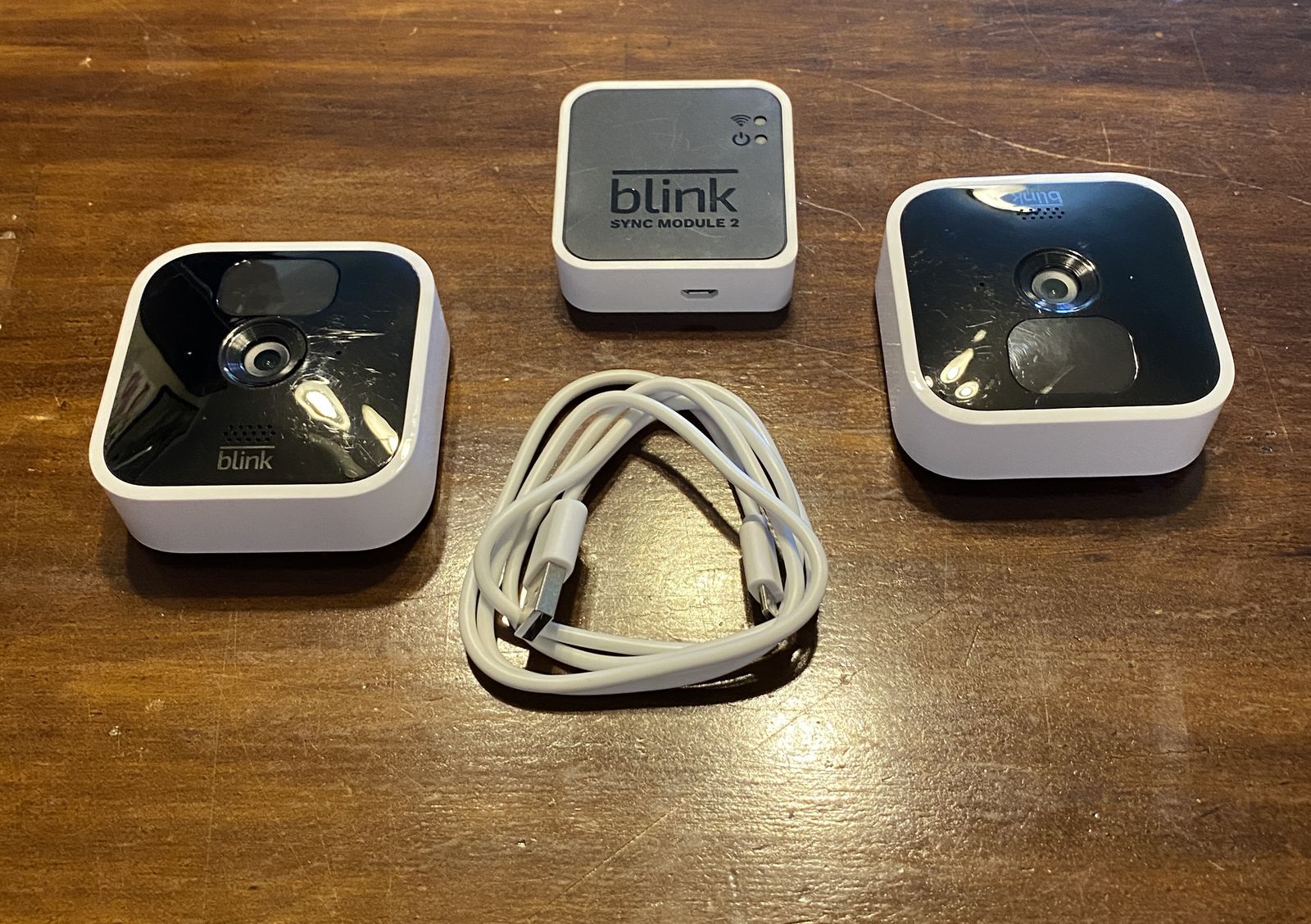 Blink Indoor Security Cameras with Batteries (no wall adapter)