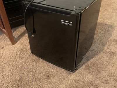 Magic Chef mini fridge