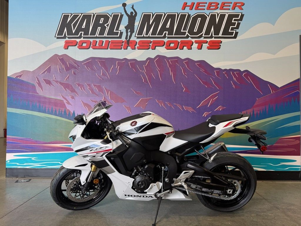2026 HONDA CBR1000RR Base - H00142-C