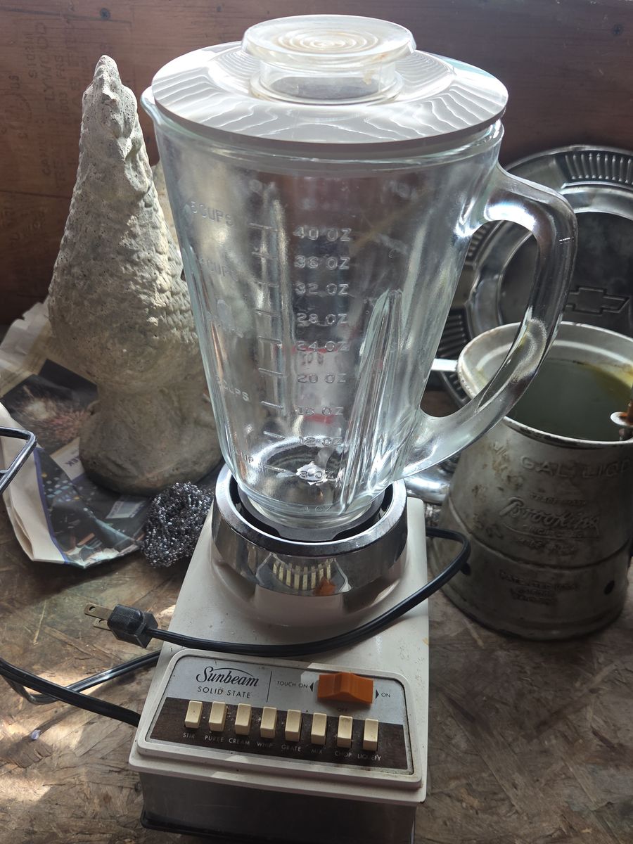 Vintage working Sunbeam Solid state glass blender