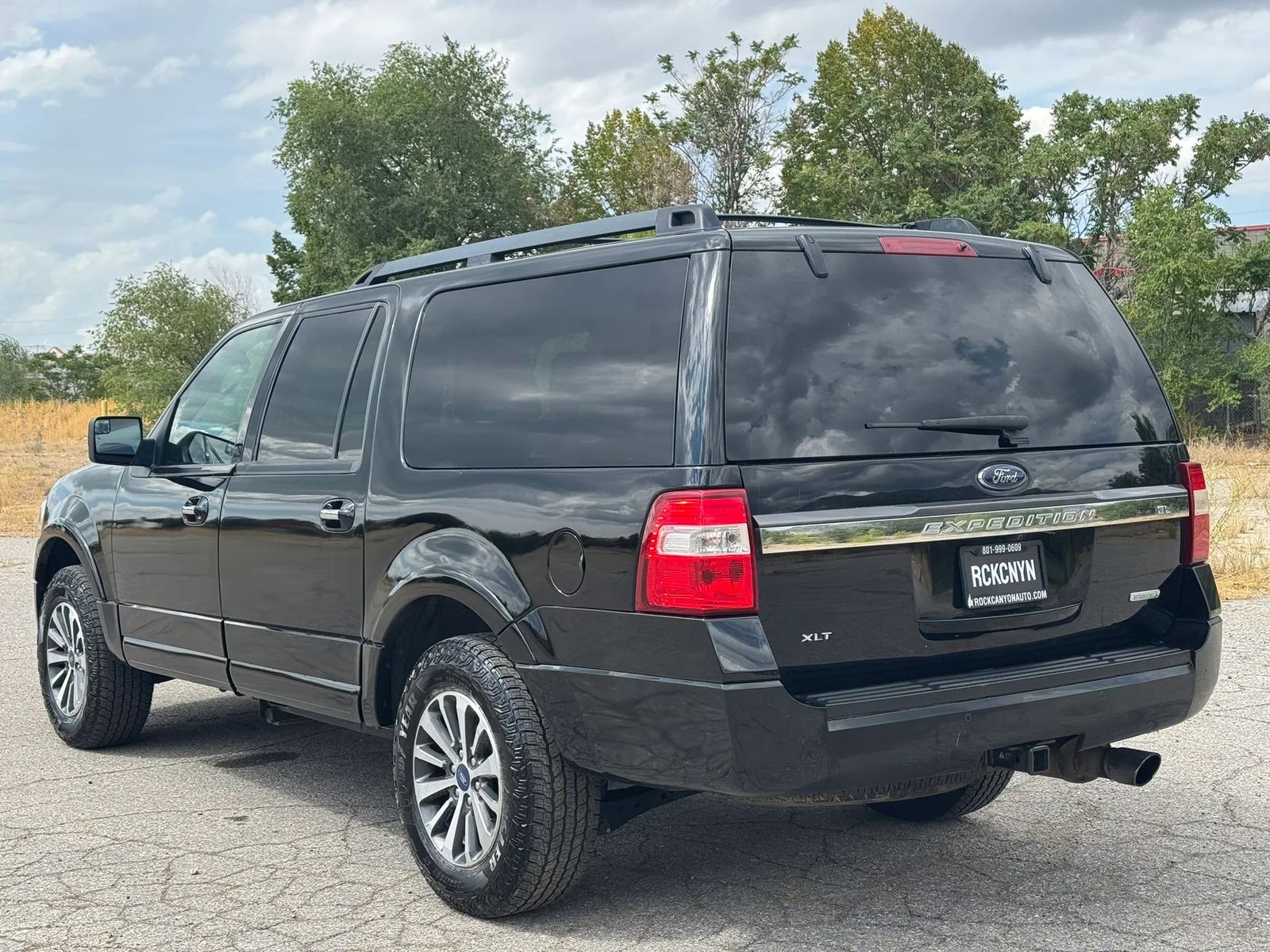 Main image 3