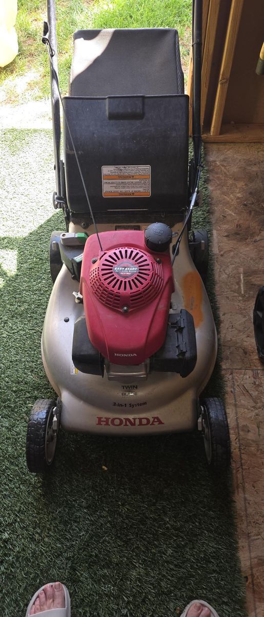 Honda GCV160 Easy Start 3-in-1 System Twin Blade Lawn Mower