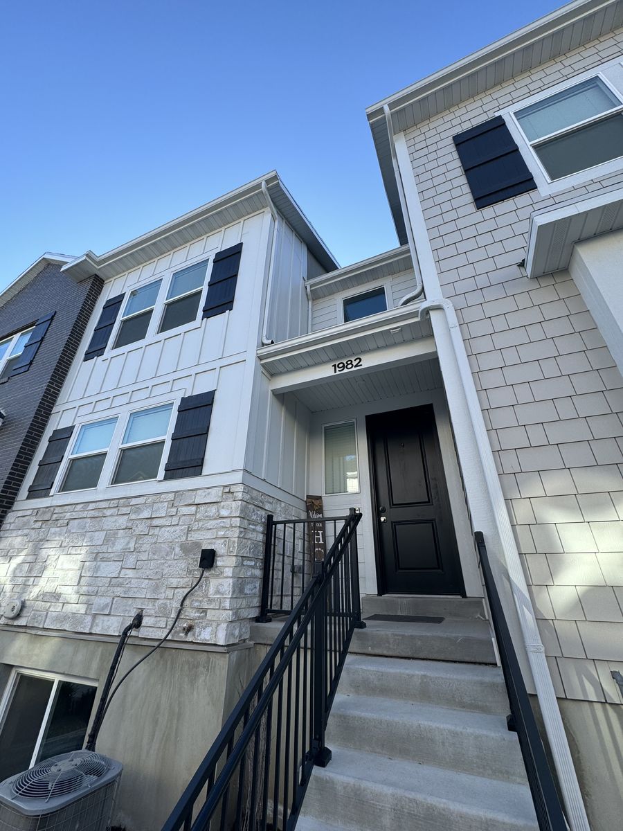 Lehi Townhome for Rent – 3 Bed | 2.5 Bath | 2-Car Garage