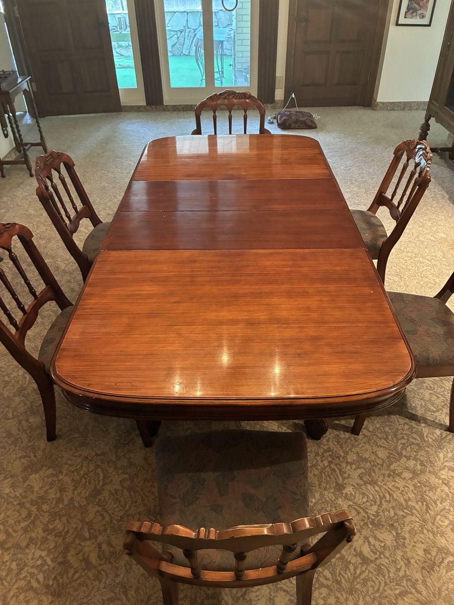 Dining room table