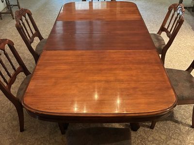 Dining room table
