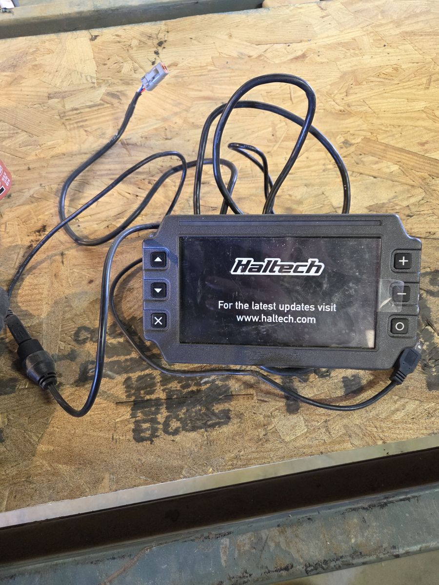 Haltech screen with half harness