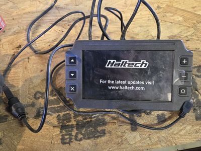 Haltech screen with half harness