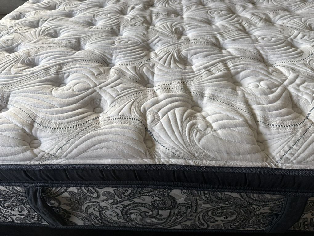 Flawless! Perfect Sleeper Pillowtop Elite Queen!