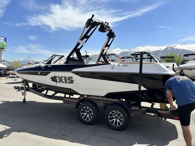 2023 Axis A20 – Like New – Only 83 Hours – Fully Loaded & Ready for Summer