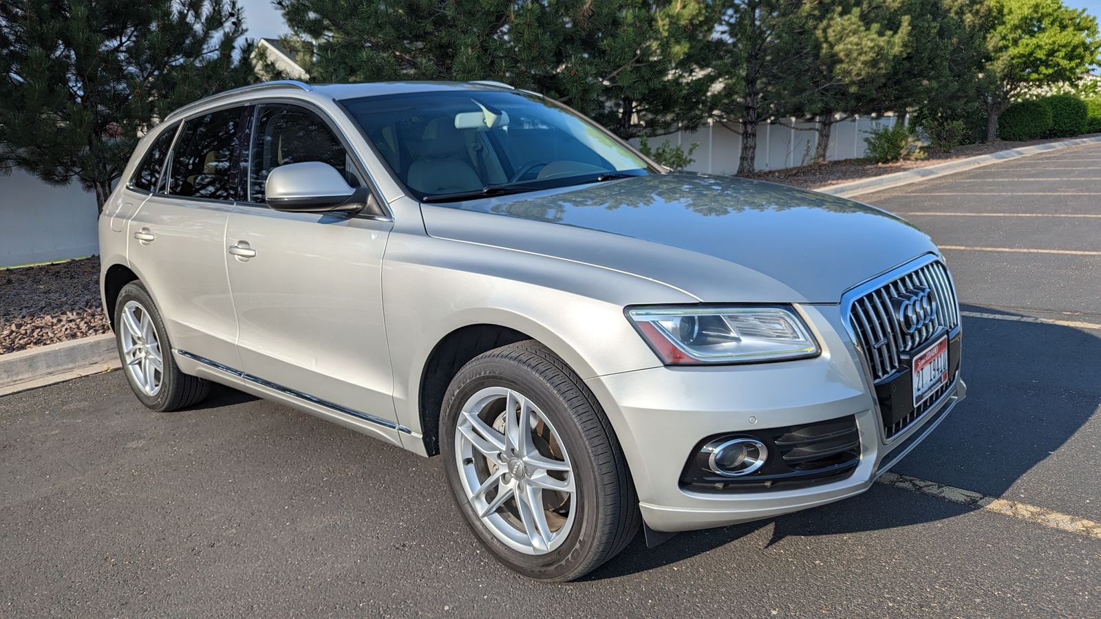 2013 AUDI Q5 2.0T quattro Premium Plus