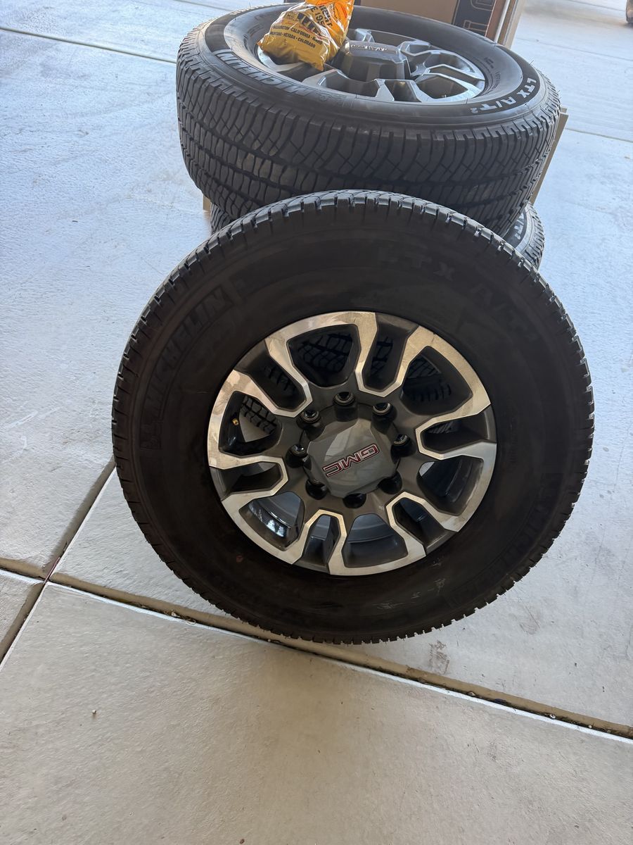 GMC Sierra Tires And Wheels 275/70/R18