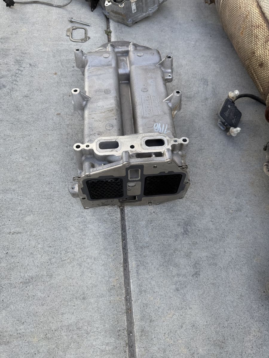 Main image 3