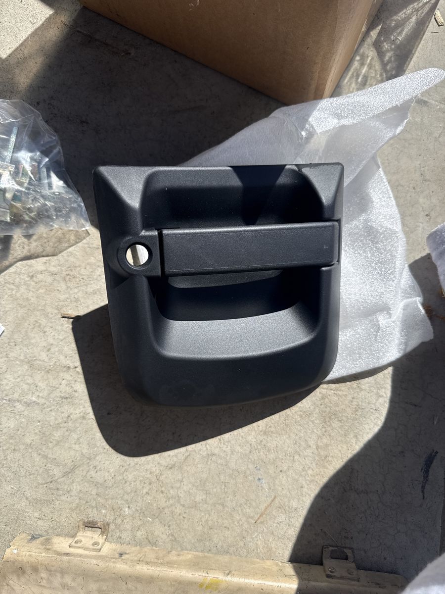 Door handle for a MAN commercial truck TGL, TGM, TGS, and TGX
