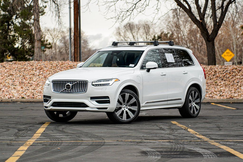 2024 Volvo XC90 Recharge T8 Ultimate Bright Theme 7P