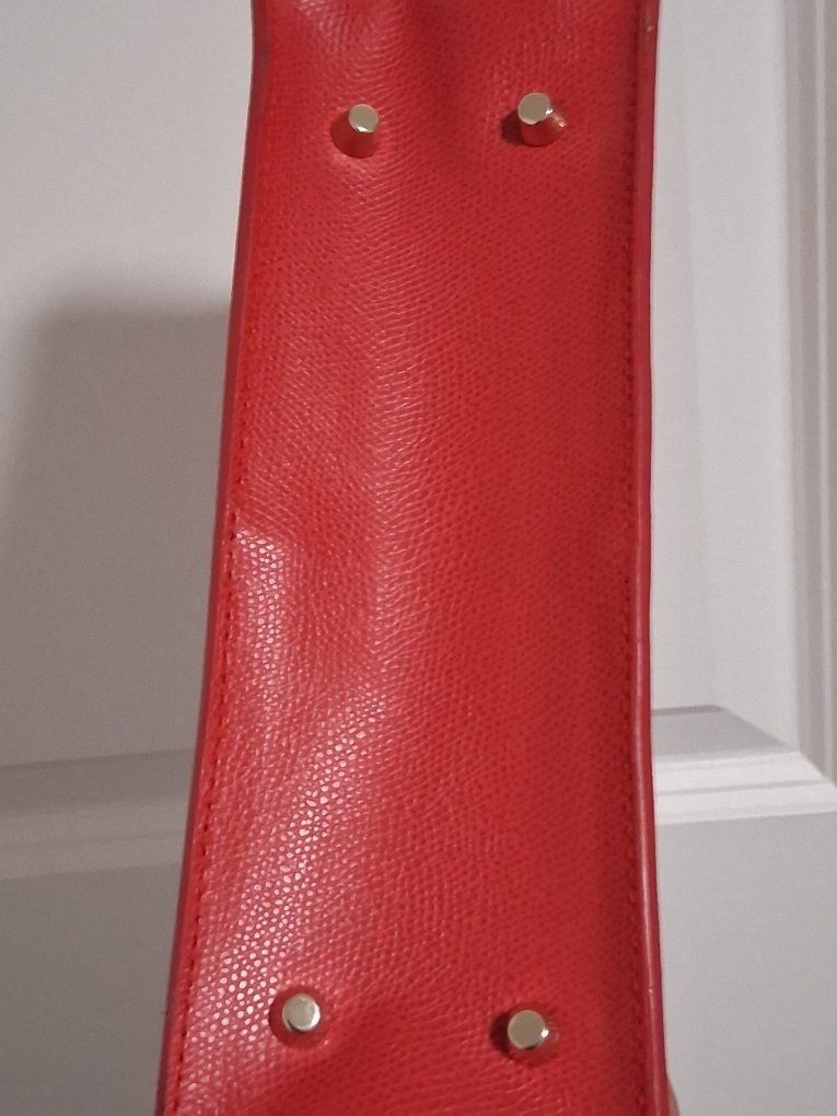 Main image 6