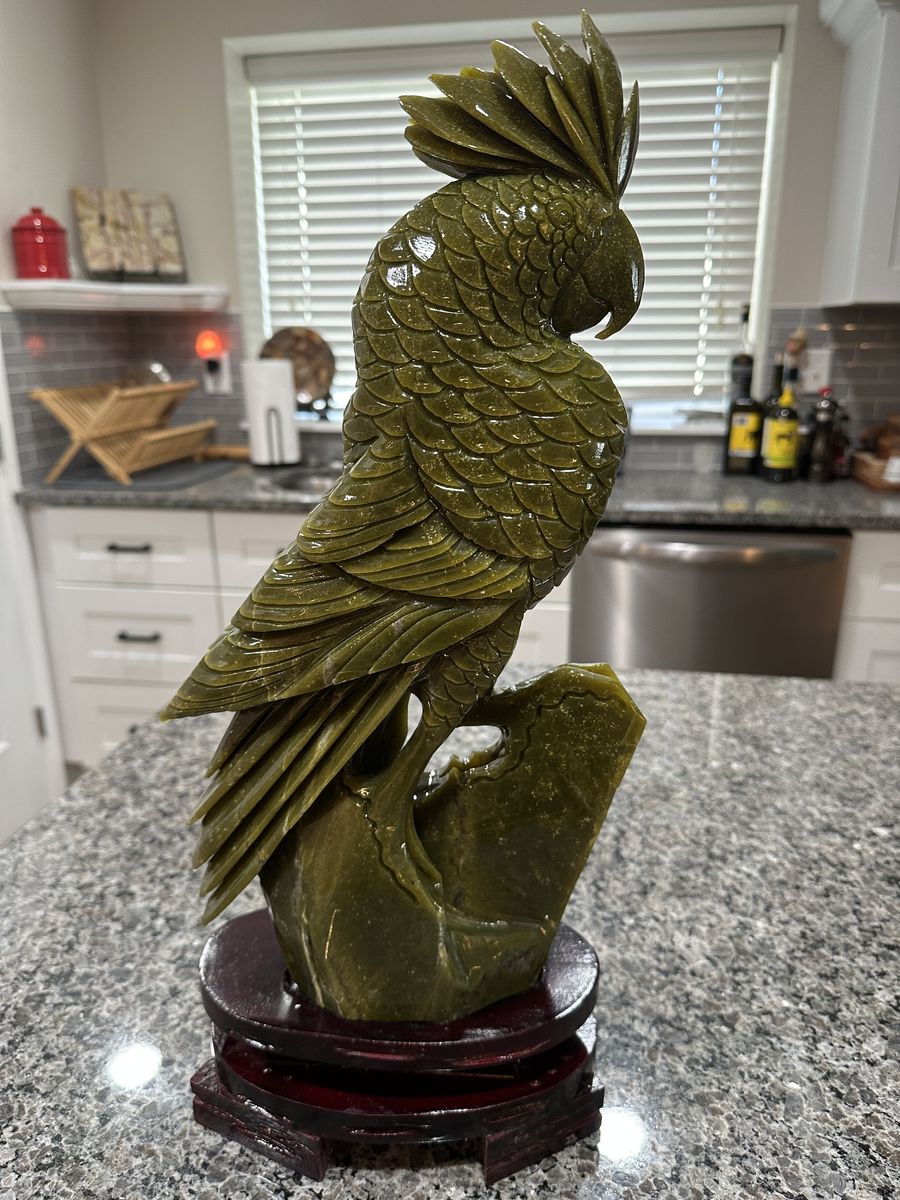 Carved Xiuyu Jade Crystal Cockatoo