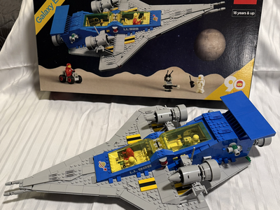 LEGO Icons: Galaxy Explorer (10497)