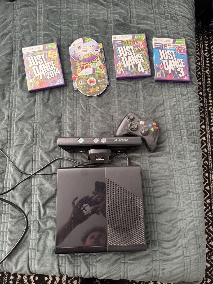 Xbox 360 e with Kinect and games