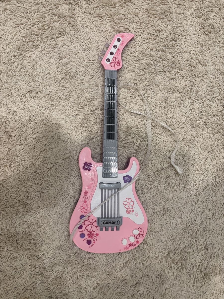 Toy electric guitar