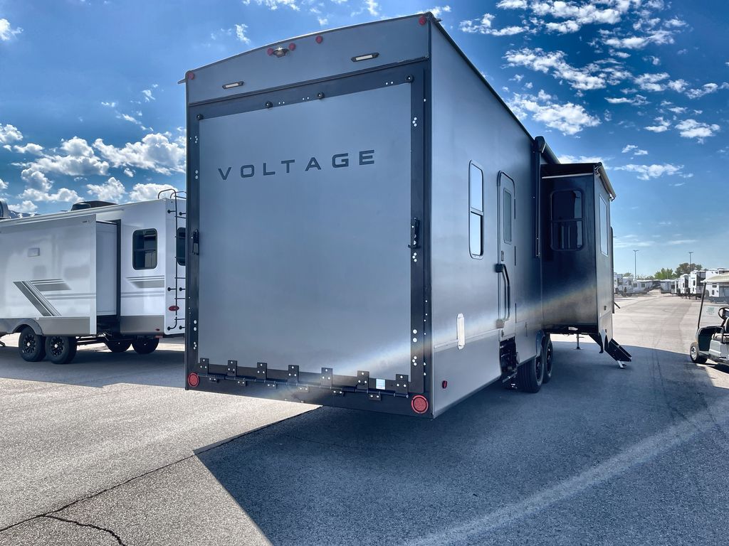 New 2026 Dutchmen RV Voltage V-Series 3850
