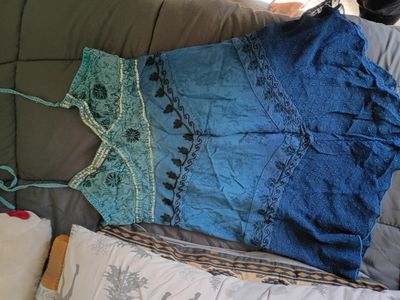 This is a beautiful L.S.I. XL dress