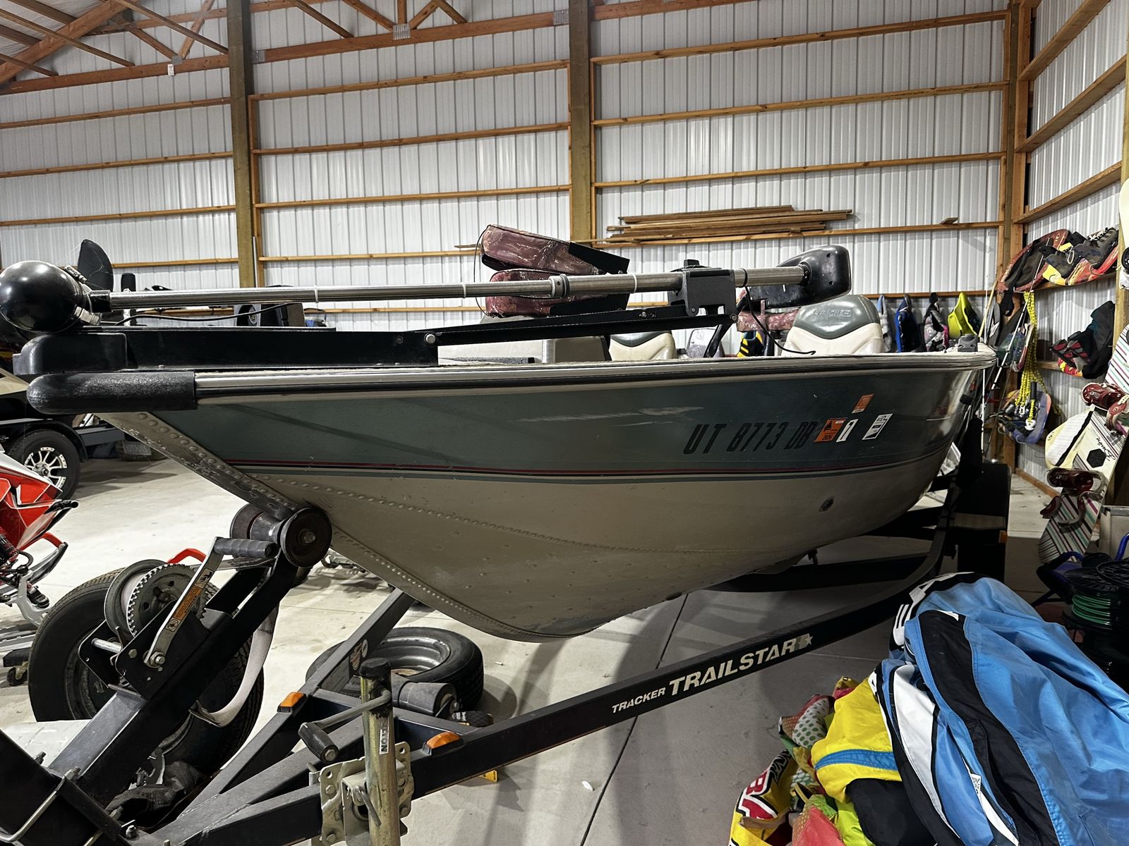 Bass tracker