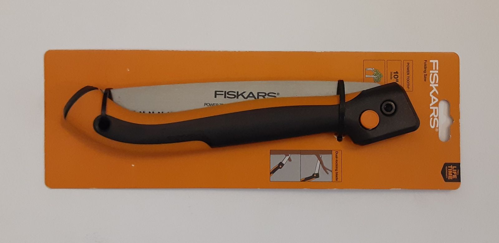 New Fiskars 10-inch Folding Hand Pruning Saw with Dual Position Locking Saw Blade and Triple Ground Teeth