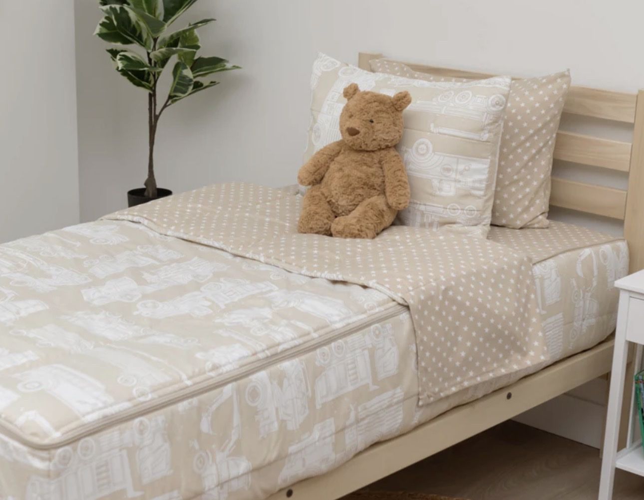 Twin Size Mack Beddys Bedding. Neutral Truck and Star Print Bedding Set with Zippered Comforter