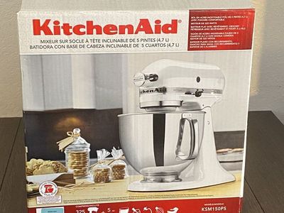 Kitchenaid 5 Qt. Tilt Head Stand Mixer KSM150PS in beautiful rare Ocean Sky color, Unused in open box.
