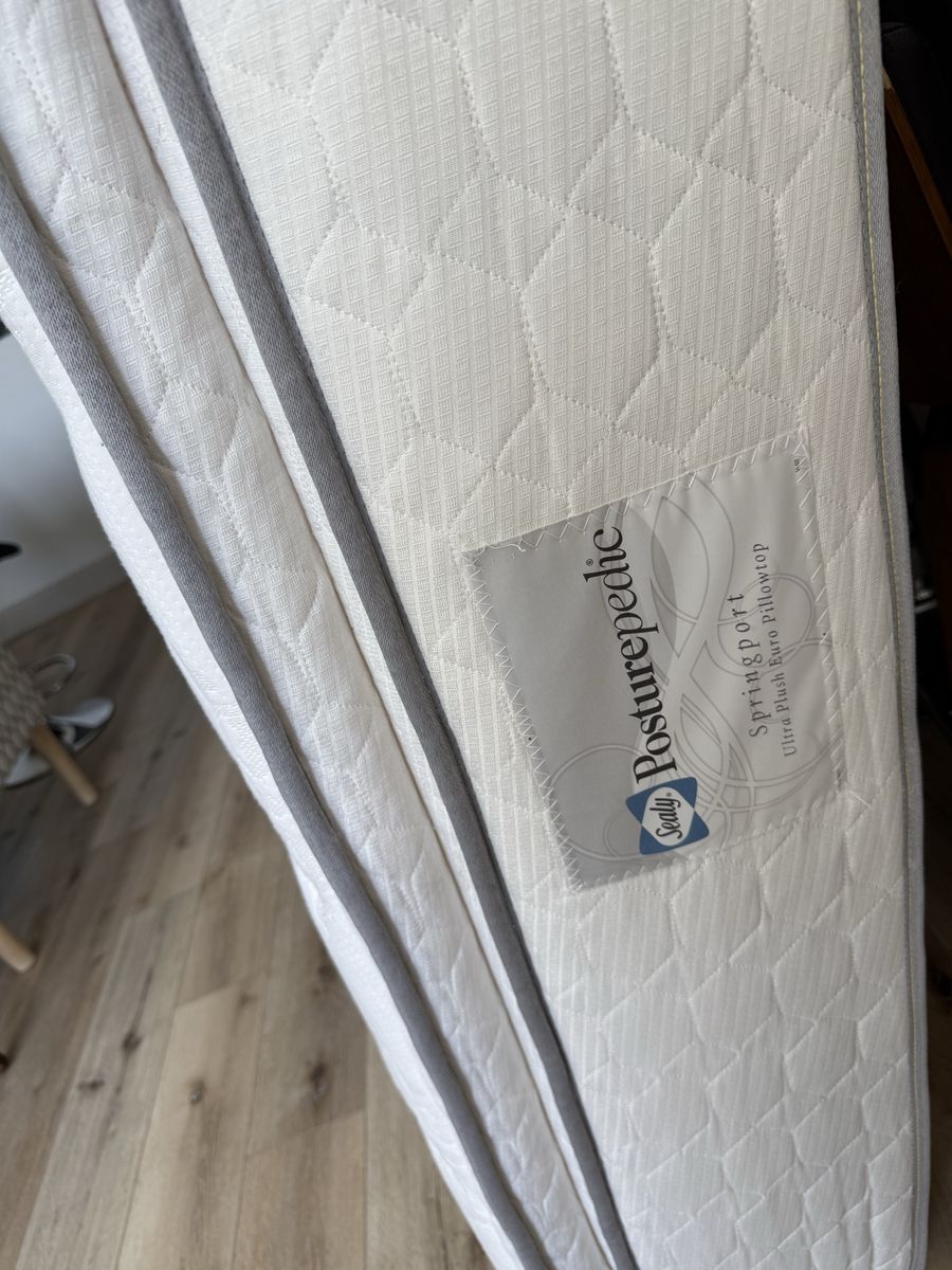 Sealy Posturepedic Springport Ultra Plush Euro Pillowtop Queen Mattress