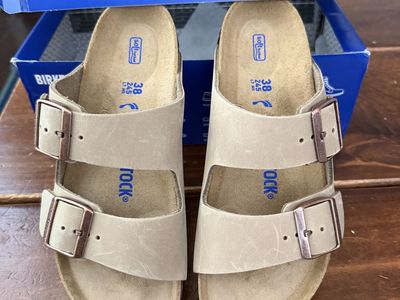 New 38N (women’s 7) Birkenstock Unisex Arizona Soft Foot Bed Oiled Leather Sandals