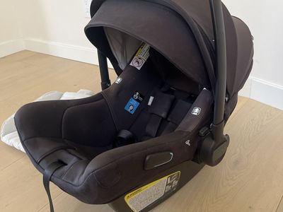 Nuna PIPA Lite RX Infant Car Seat and Base
