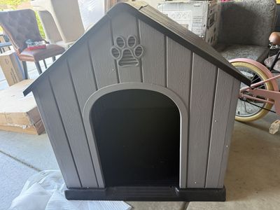 NEW large dog house heavy duty pp material
