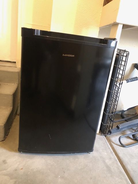 BANGSON 3.0 Cu. Ft. Compact Upright Freezer