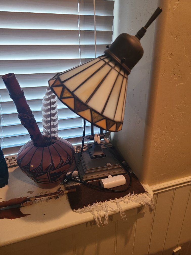 Vintage Tiffany Style Stained Glass Table Lamp - Rustic Home Decor, Working Condition