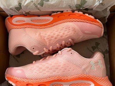 BNIB Under Armour HOVR Infinite 3 Women's Running Shoes, Size 6.5, 3023556