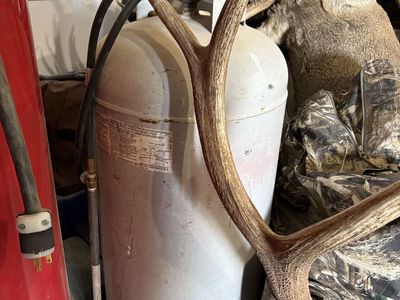 100 Pund Propane Tank