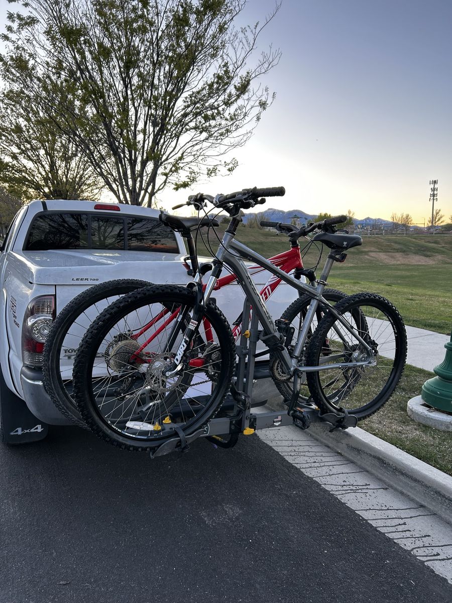 Saris Tray Hitch Rack for 2 Bikes